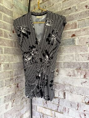 Deletta Black and White Printed Wrap Top